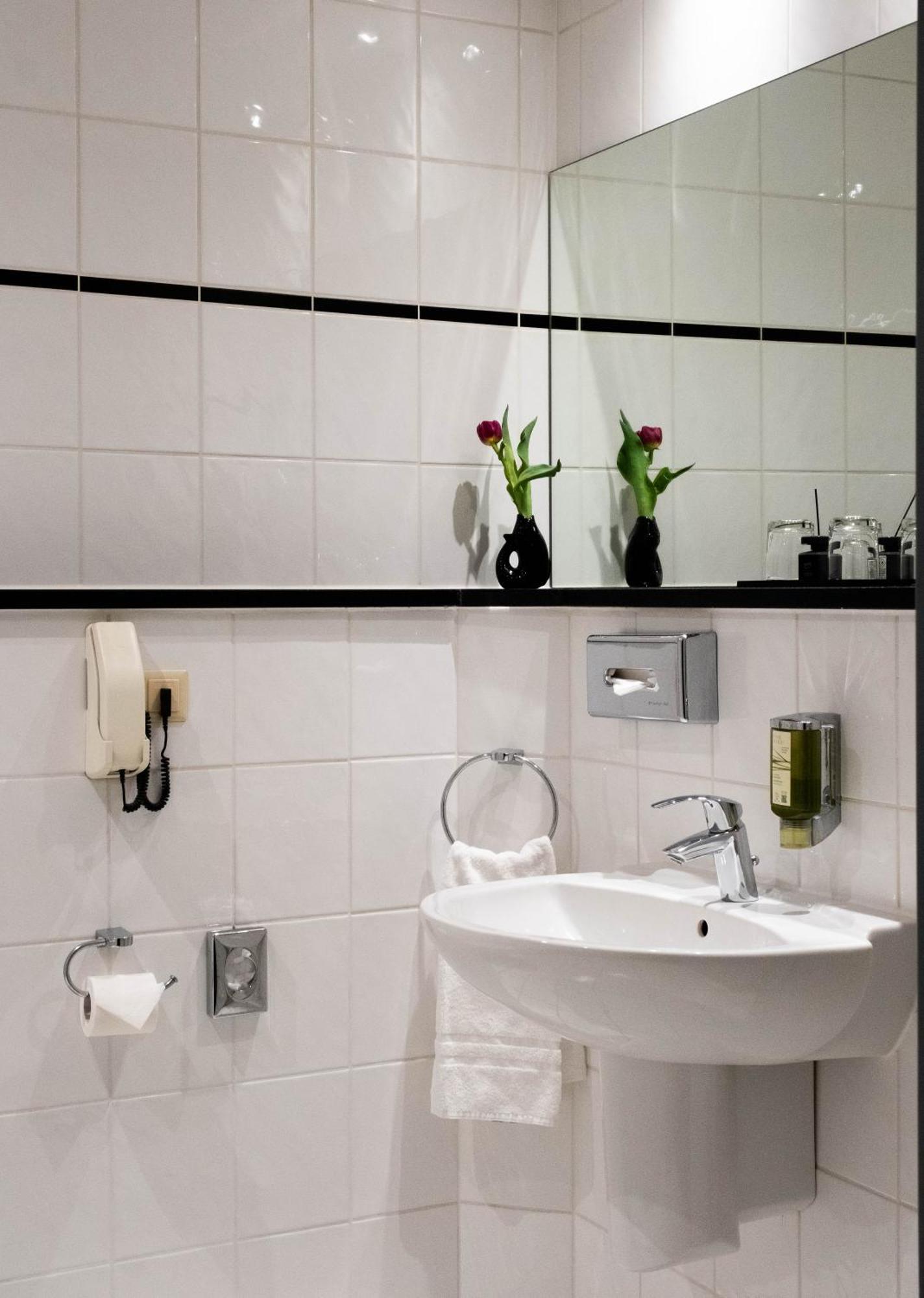 Hotel Ottheinrich ไวน์ไฮม์ ภายนอก รูปภาพ