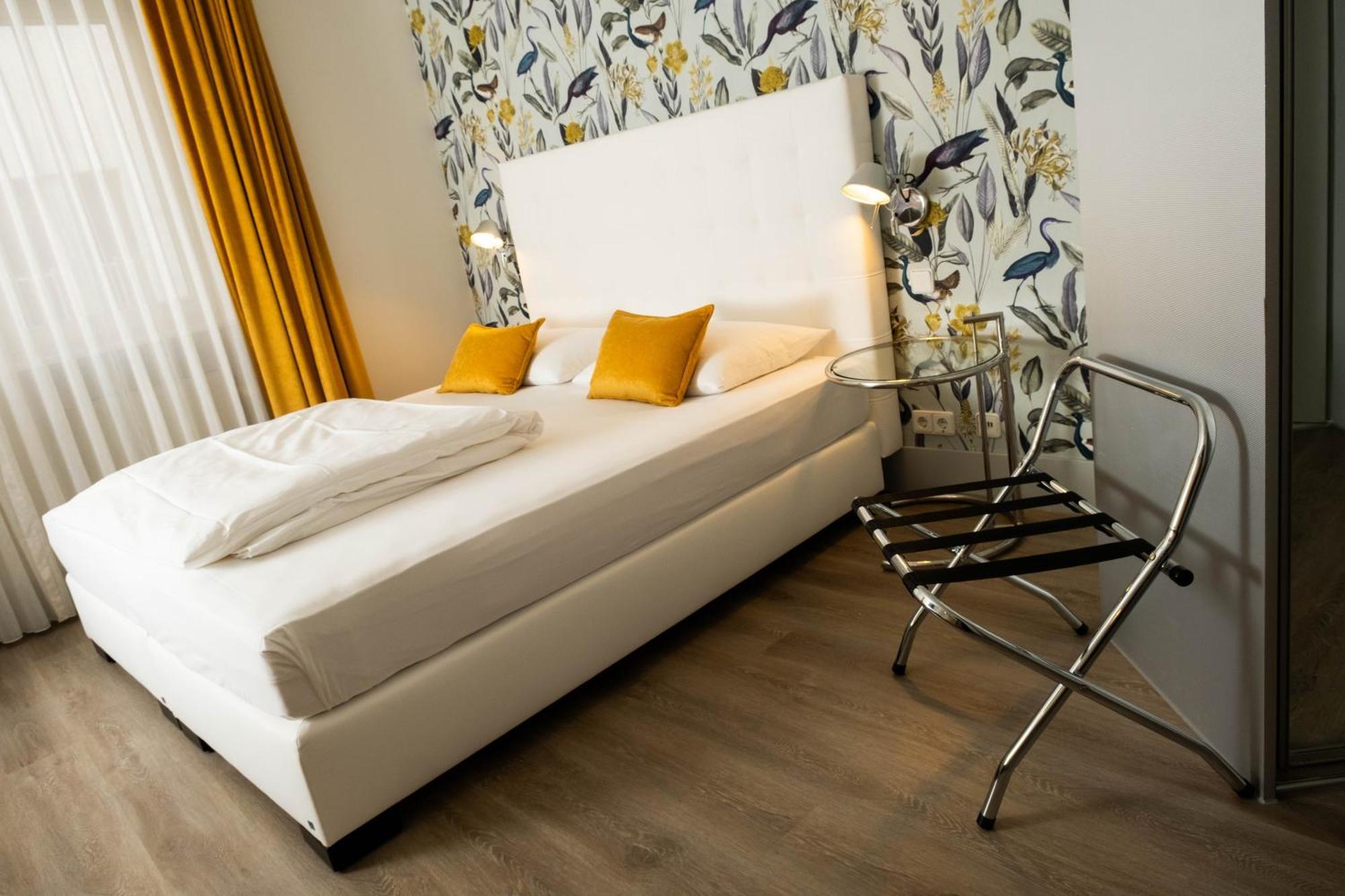 Hotel Ottheinrich ไวน์ไฮม์ ภายนอก รูปภาพ